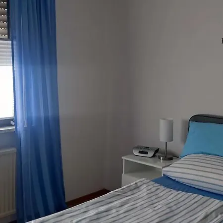 Schoene 3 Zi. Ferienwohnung Vor Den Toren Frankfurt Dreieich Buitenkant foto