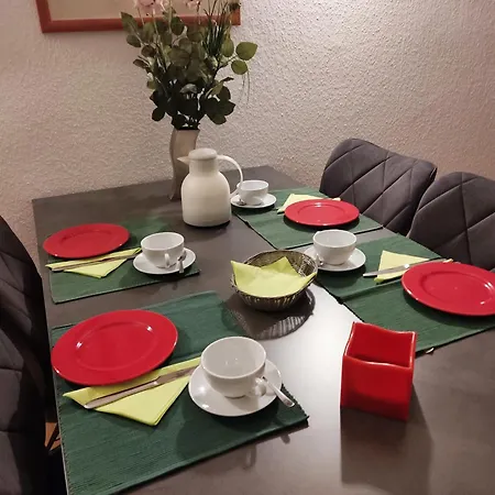 Schoene 3 Zi. Ferienwohnung Vor Den Toren Frankfurt Dreieich Buitenkant foto